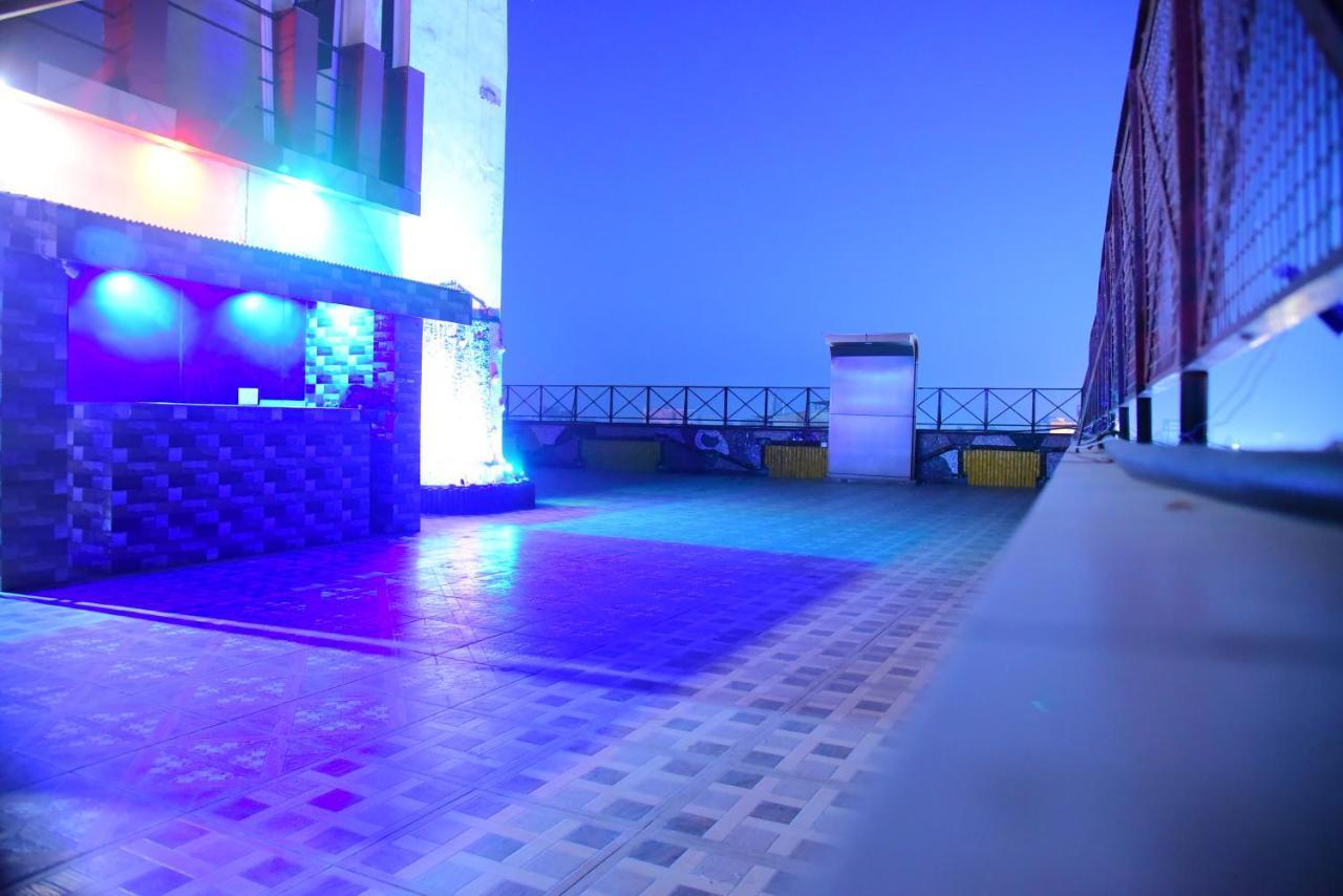 The Park Presidency Hotel Bareli Kültér fotó